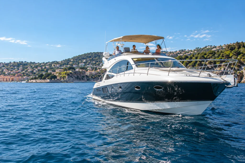 Un yacht qui convient à tout votre groupe à Nice